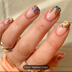 Leafs forest 🌳 themed press on nails flowers 💐